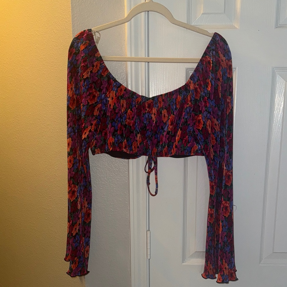 Wild Fable Red and Blue Floral Crop Top - Picture 4 of 5